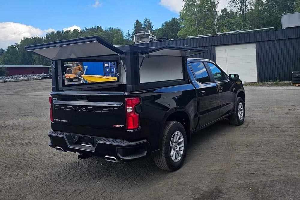 Skräddarsydd kåpa på en bil